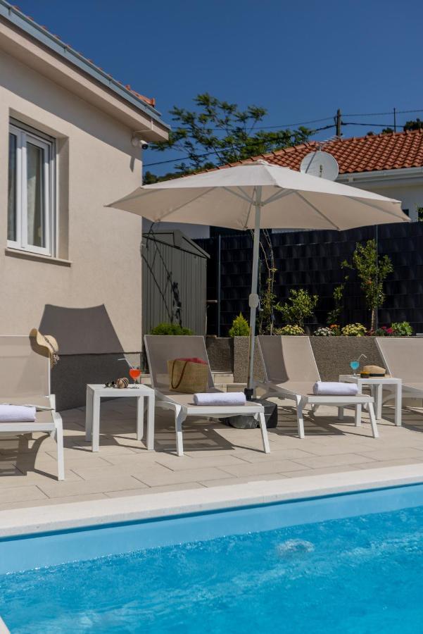 Villa Katess With Heated Pool Split Exterior foto