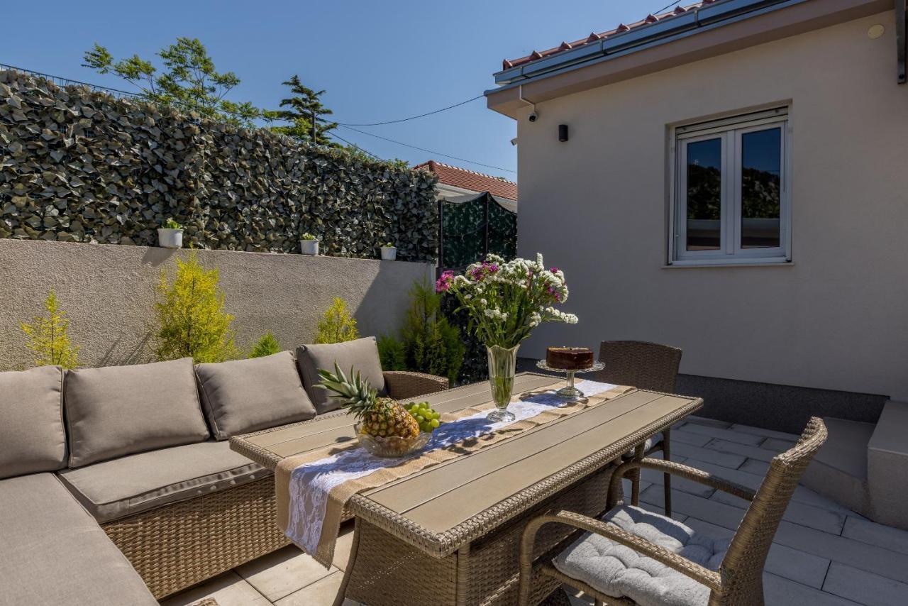 Villa Katess With Heated Pool Split Exterior foto