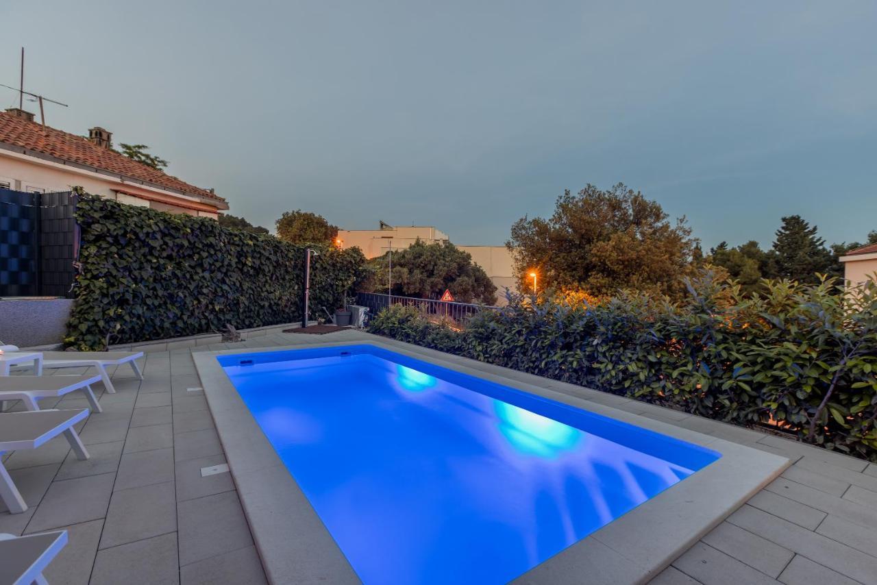 Villa Katess With Heated Pool Split Exterior foto