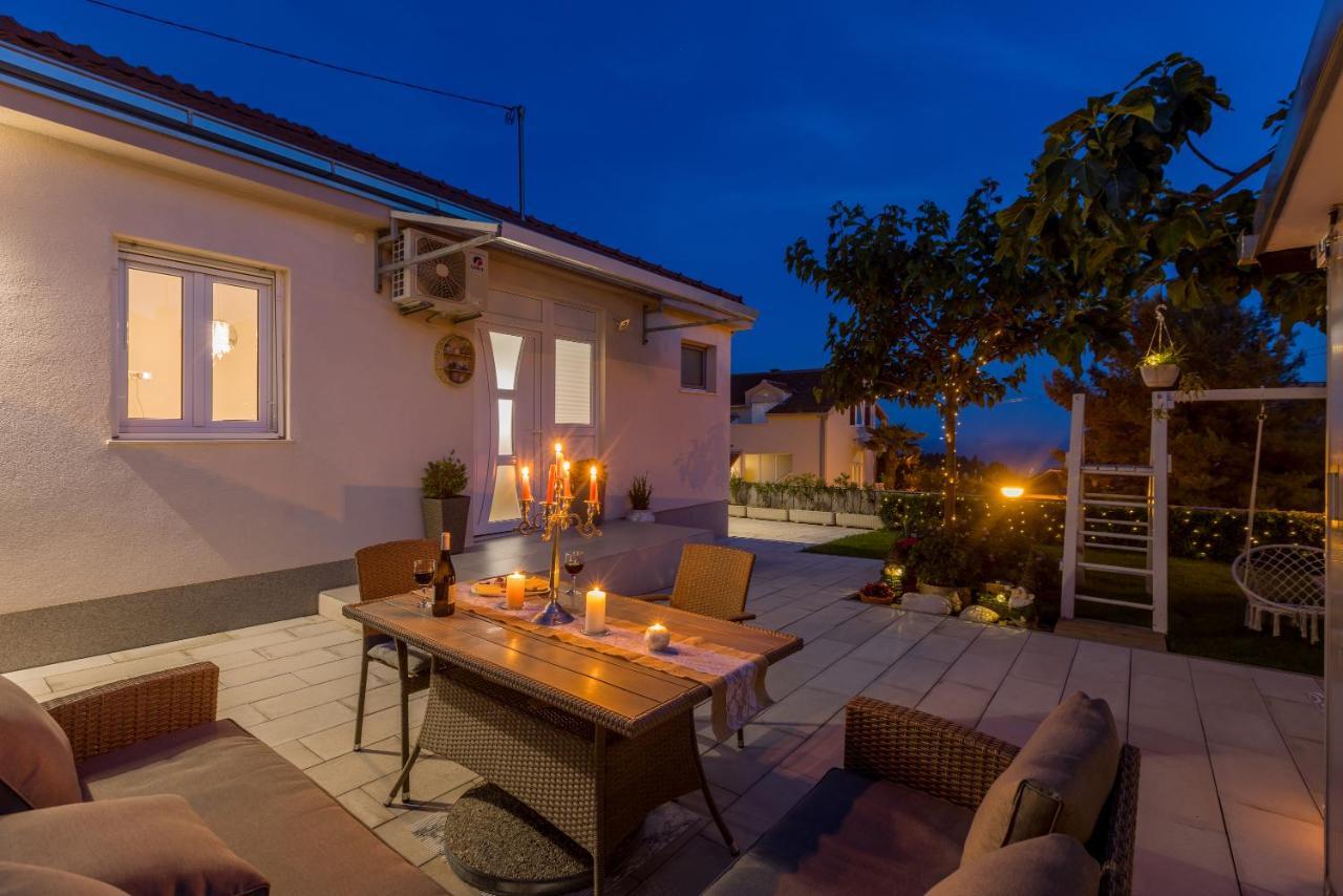 Villa Katess With Heated Pool Split Exterior foto